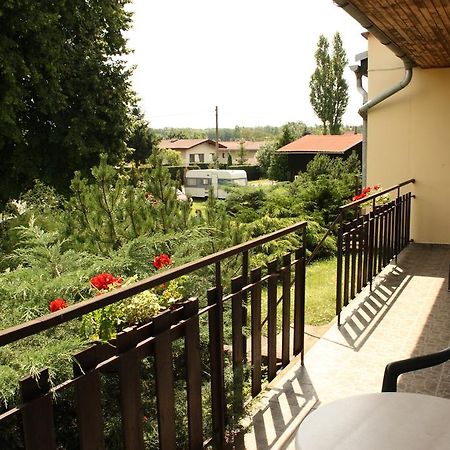 Bungalovy A Ubytovani Ratiborice- Zlic Česká Skalice Kültér fotó