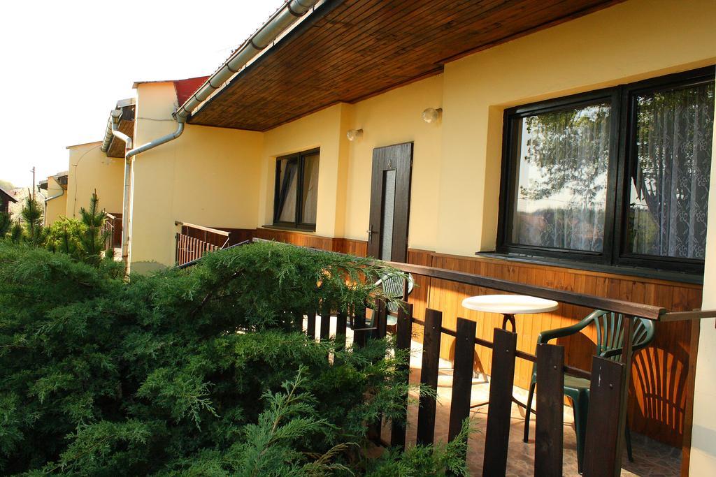 Bungalovy A Ubytovani Ratiborice- Zlic Česká Skalice Kültér fotó