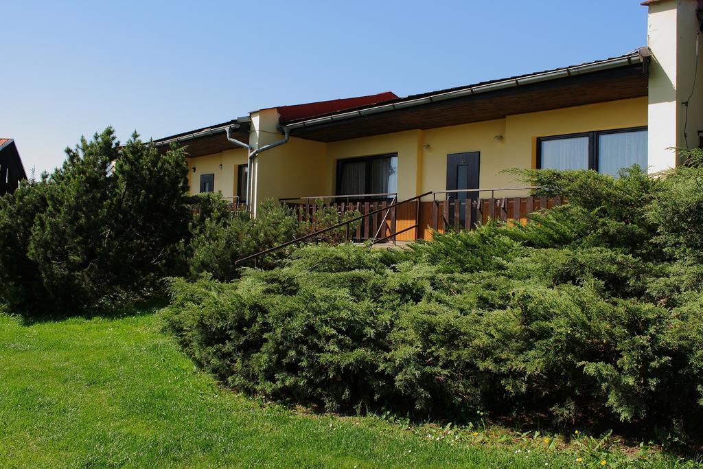 Bungalovy A Ubytovani Ratiborice- Zlic Česká Skalice Kültér fotó
